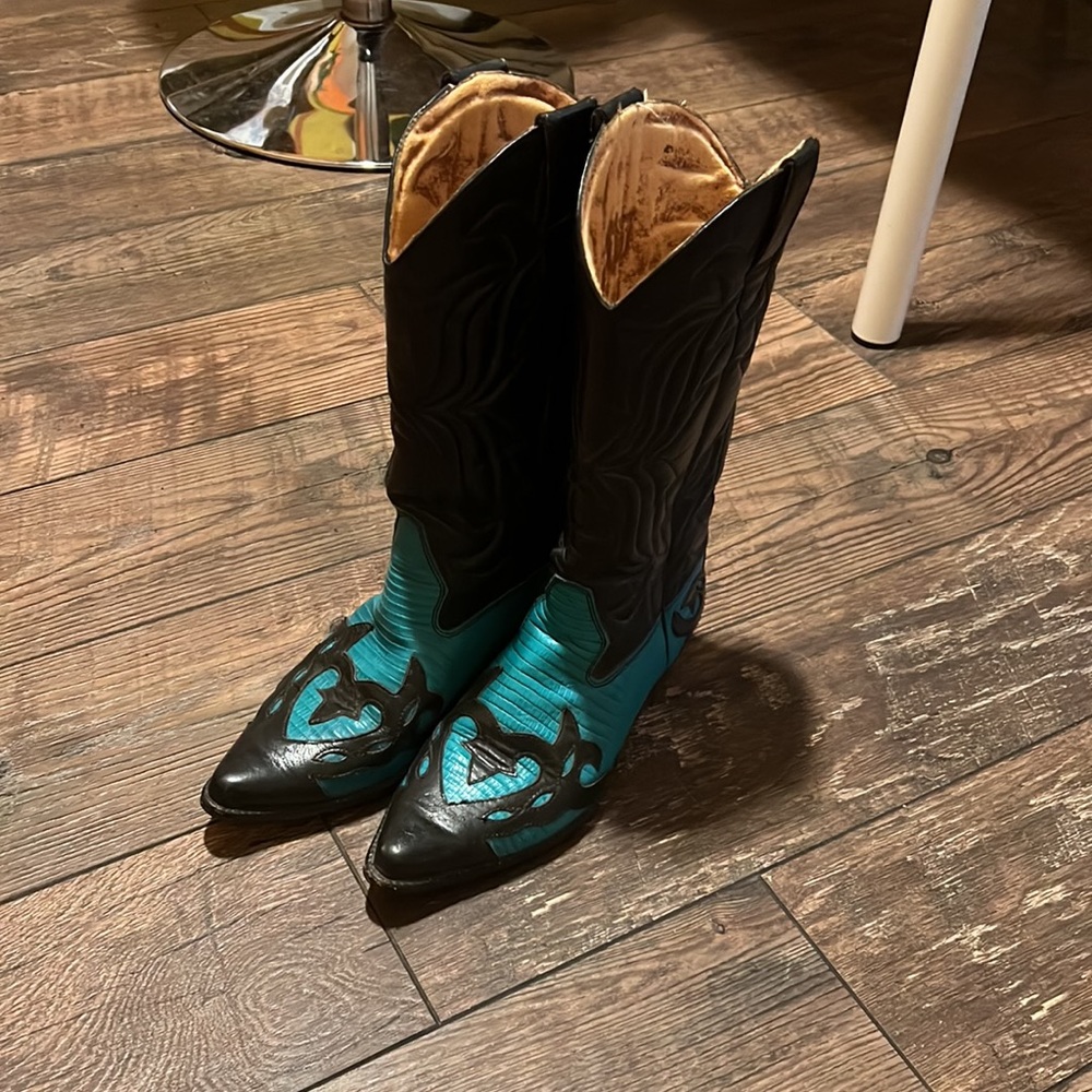 Black and turquoise cowboy boots